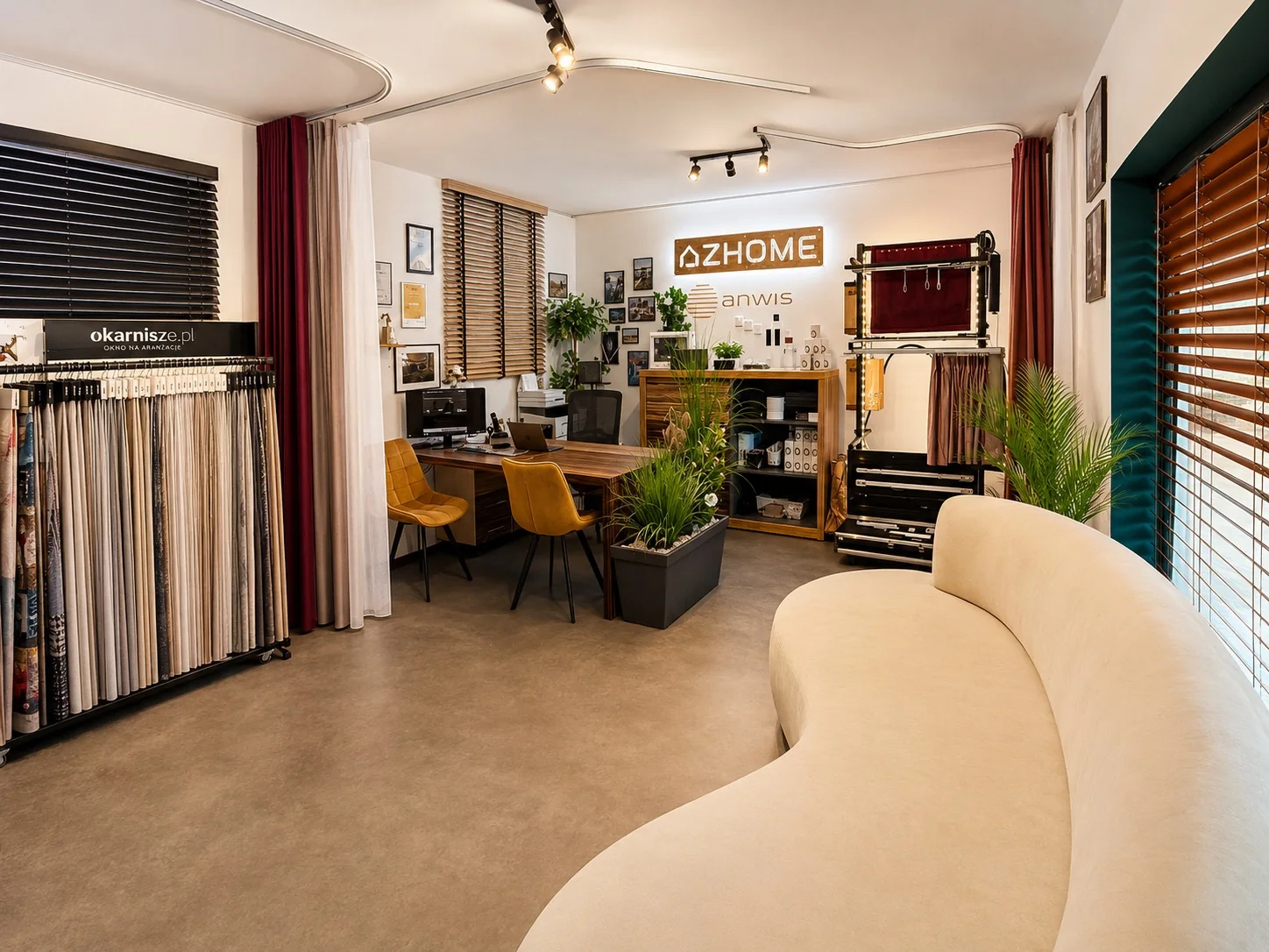 Wnętrze showroomu OKarnisze.pl i AZHOME Warszawa